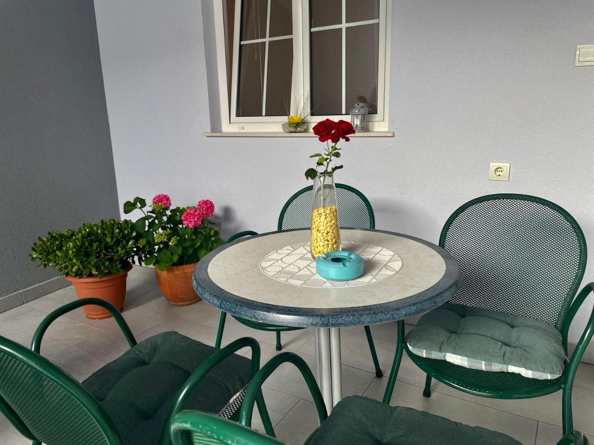 Aurelia Apartment Makarska Exterior photo